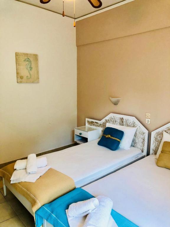 Hotel George Ágios Kírykos Екстериор снимка