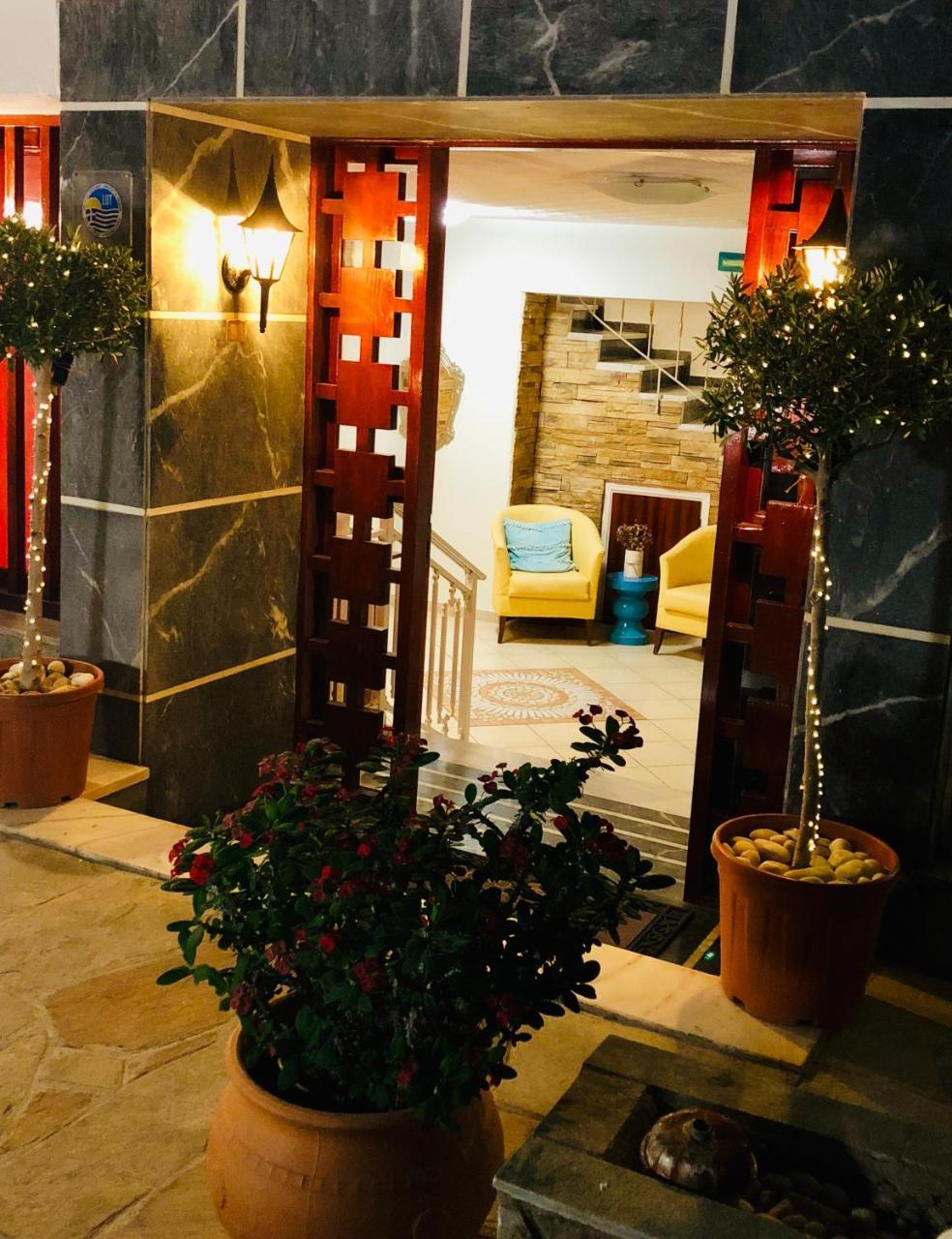 Hotel George Ágios Kírykos Екстериор снимка